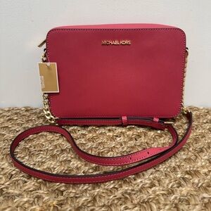 NWT Michael Kors Large East West Jet Set Crossbody Light Berry Sorbet